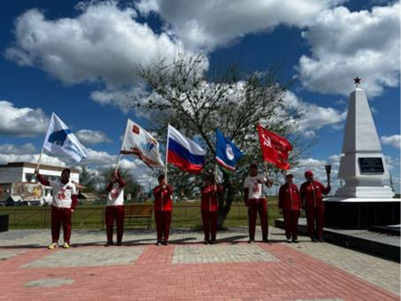 Якутский марафон памяти: команда «Факел Победы» преодолевает 800 км по России.